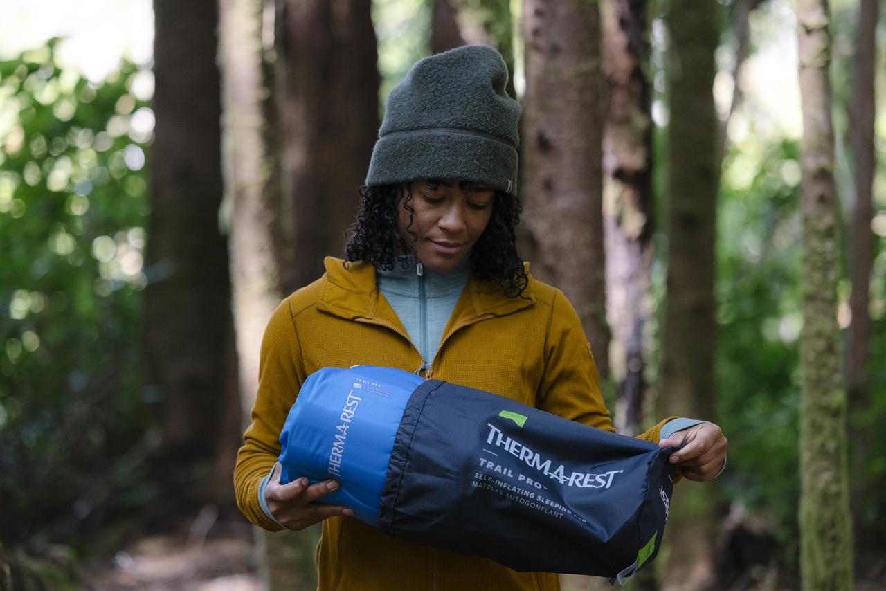 TRAIL PRO Regular Tide samonafukovací karimatka modrá 183x51x7,6