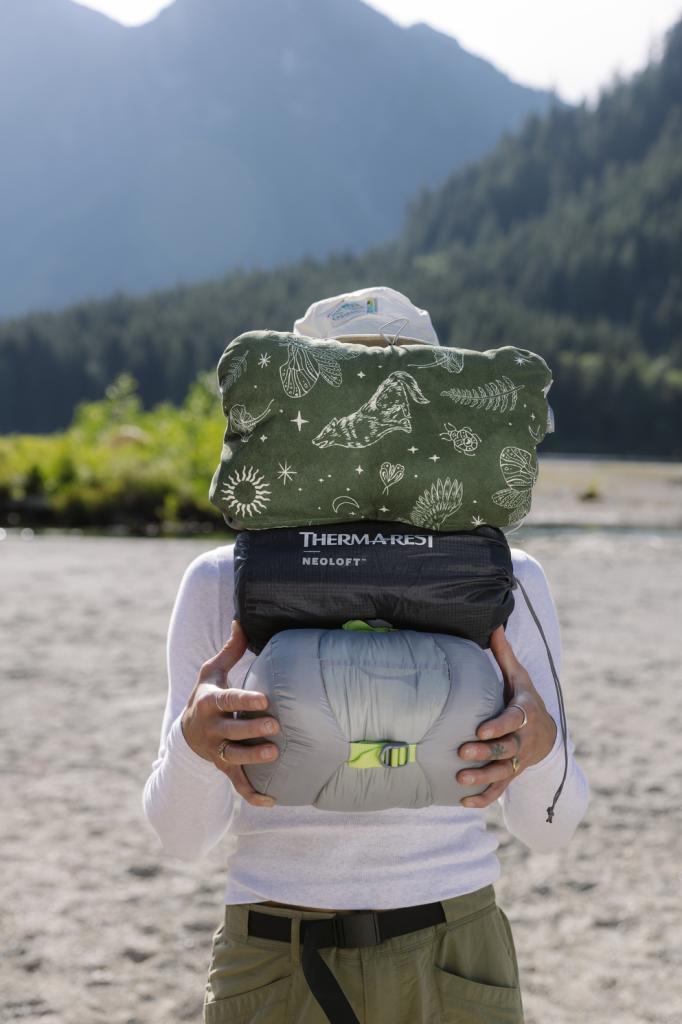 COMPRESS PILLOW CINCH Regular Woodland polštářek potisk lesní motivy