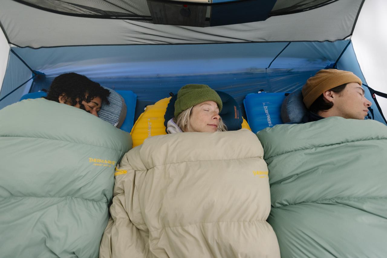 CORUS 20F/-6C Regular Hedgegreen péřová přikrývka zelená