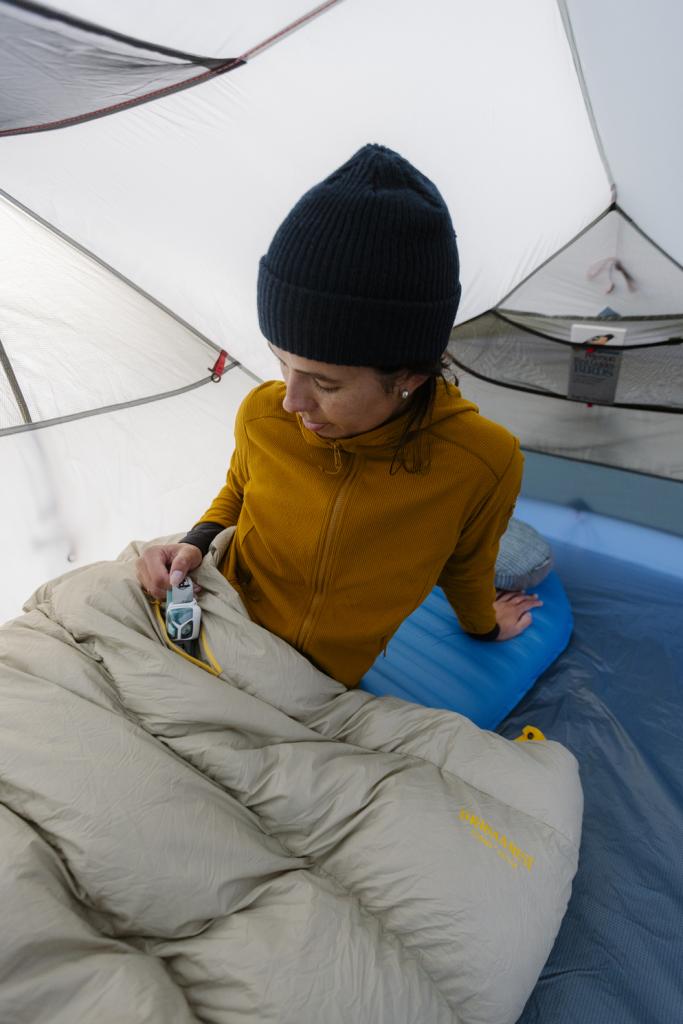 CORUS 32F/0C Regular Twill péřová přikrývka hnědožlutá