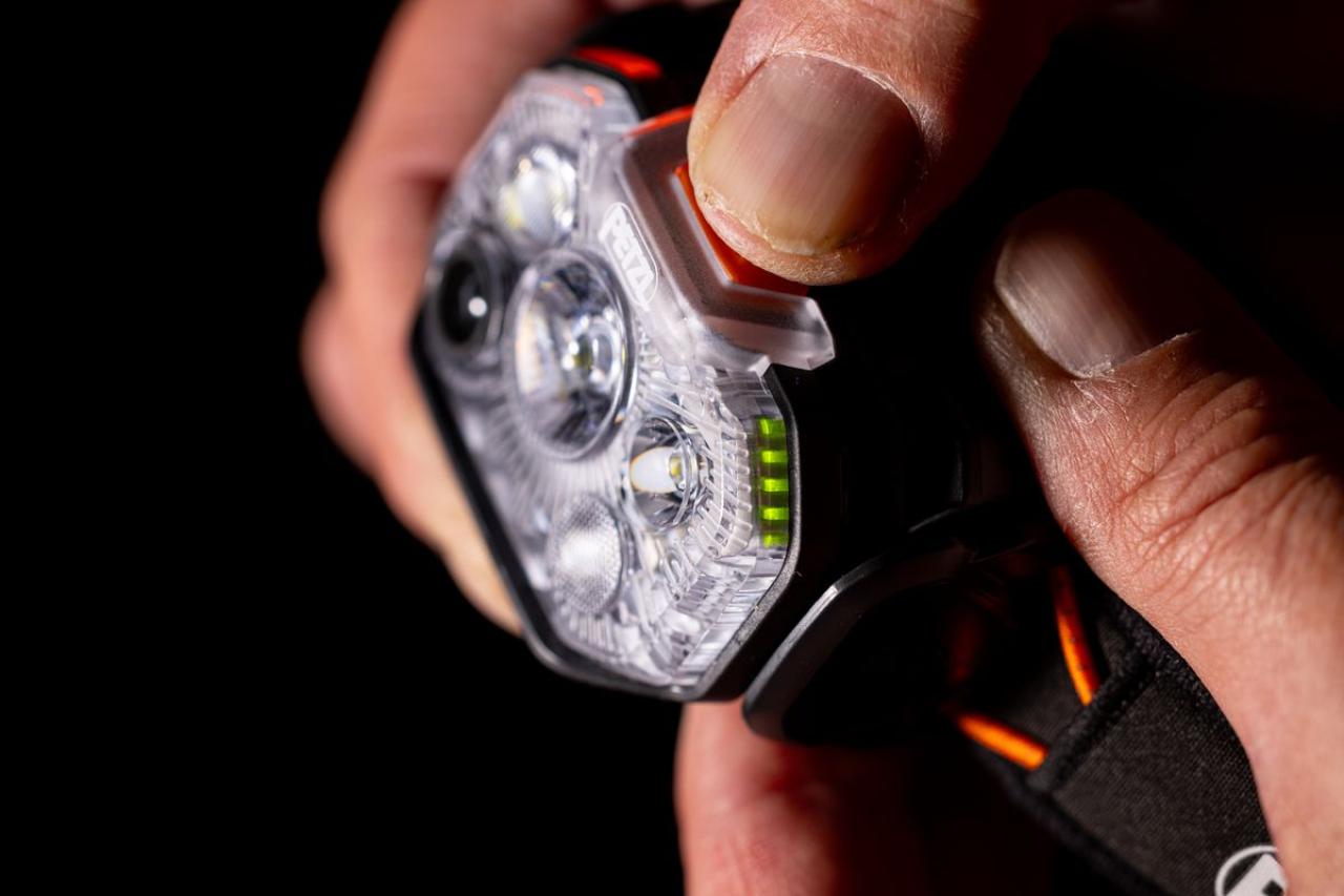 SWIFT RL BLACK/ORANGE 2026 svítilna černo-oranžová