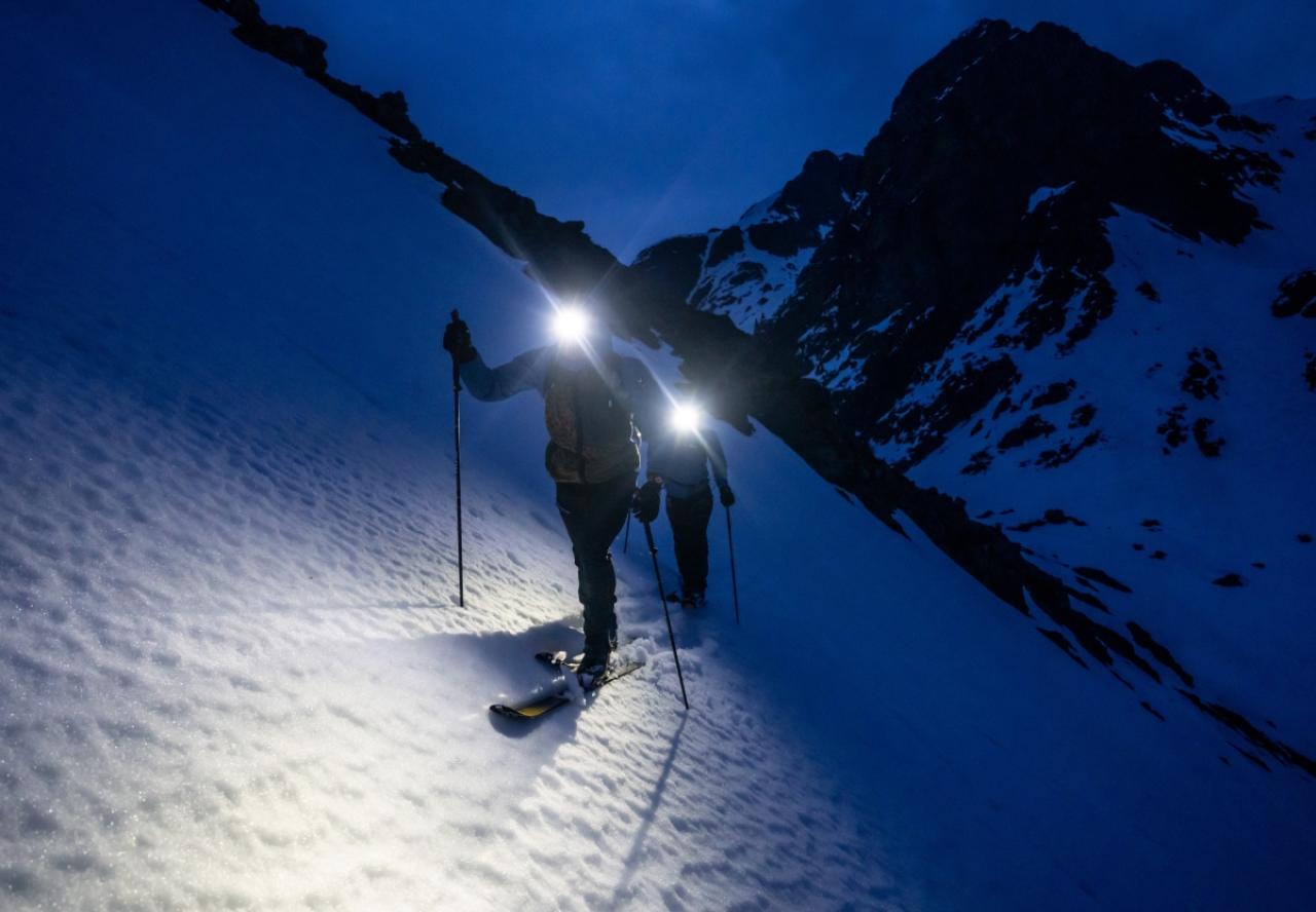 SWIFT RL BLACK/ORANGE 2026 svítilna černo-oranžová