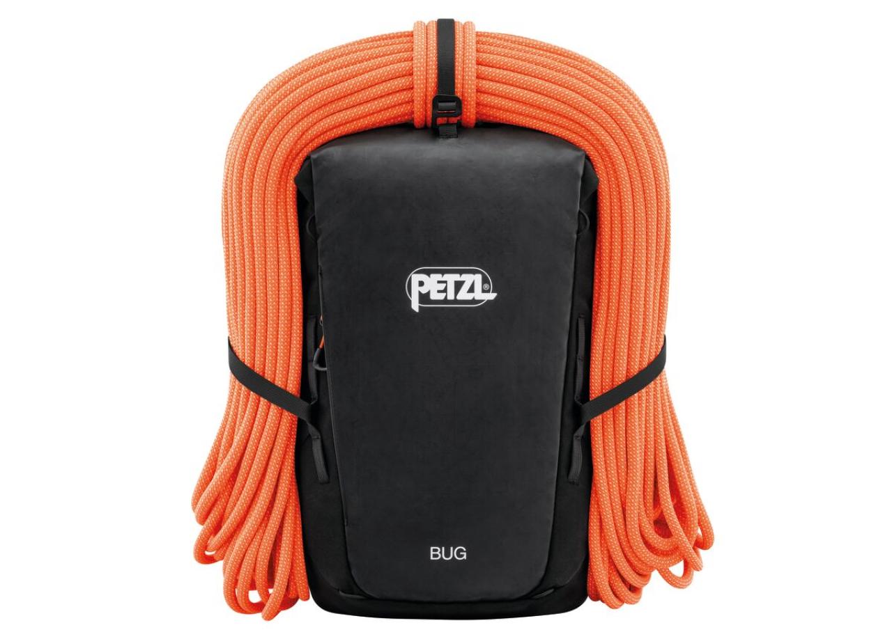 BUG BLACK lezecký batoh 18L Petzl černý