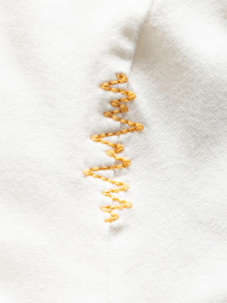 ISEO MOUNTAIN LOGO-WHITE-34 dámské tričko bílé