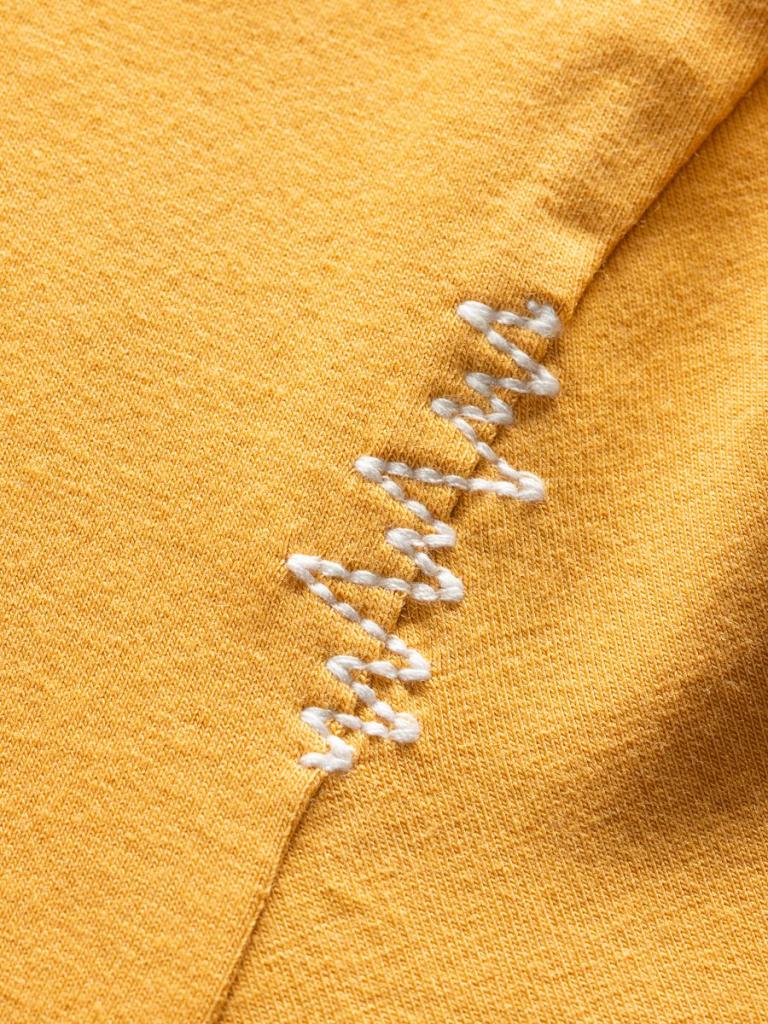 ISEO TIME TO CHILL-OCHRE-36 dámské tričko okrové