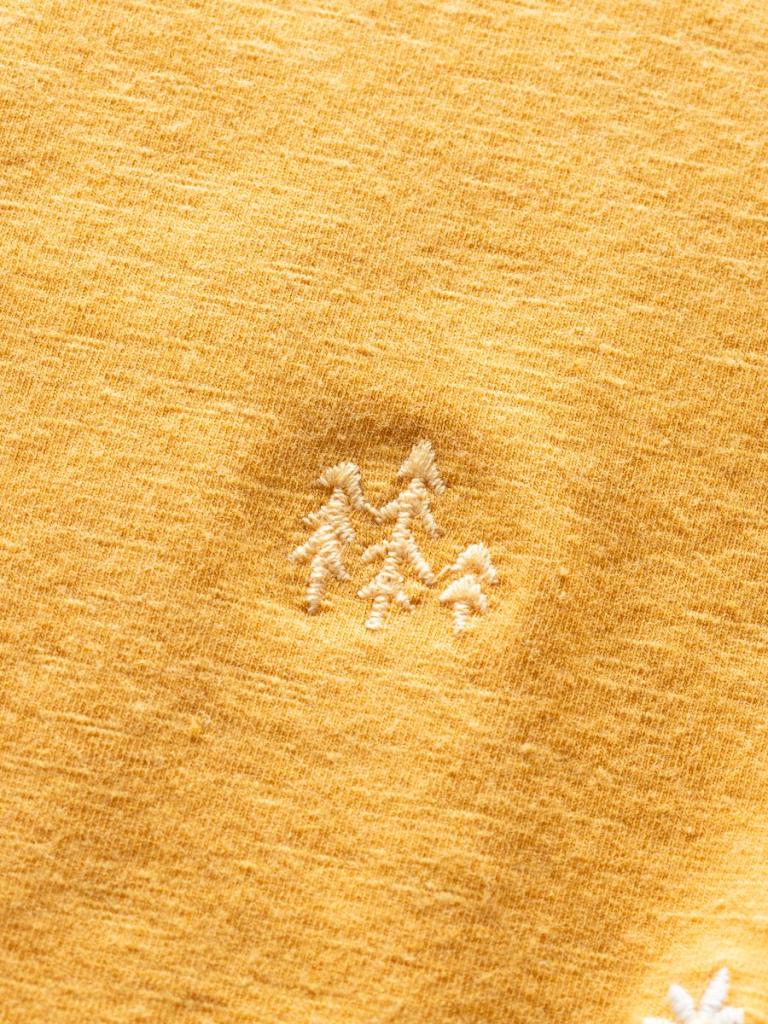 KALNIK FOREST AND FLOWERS-OCHRE-36 dámské tričko s dlouhým rukávem okrové