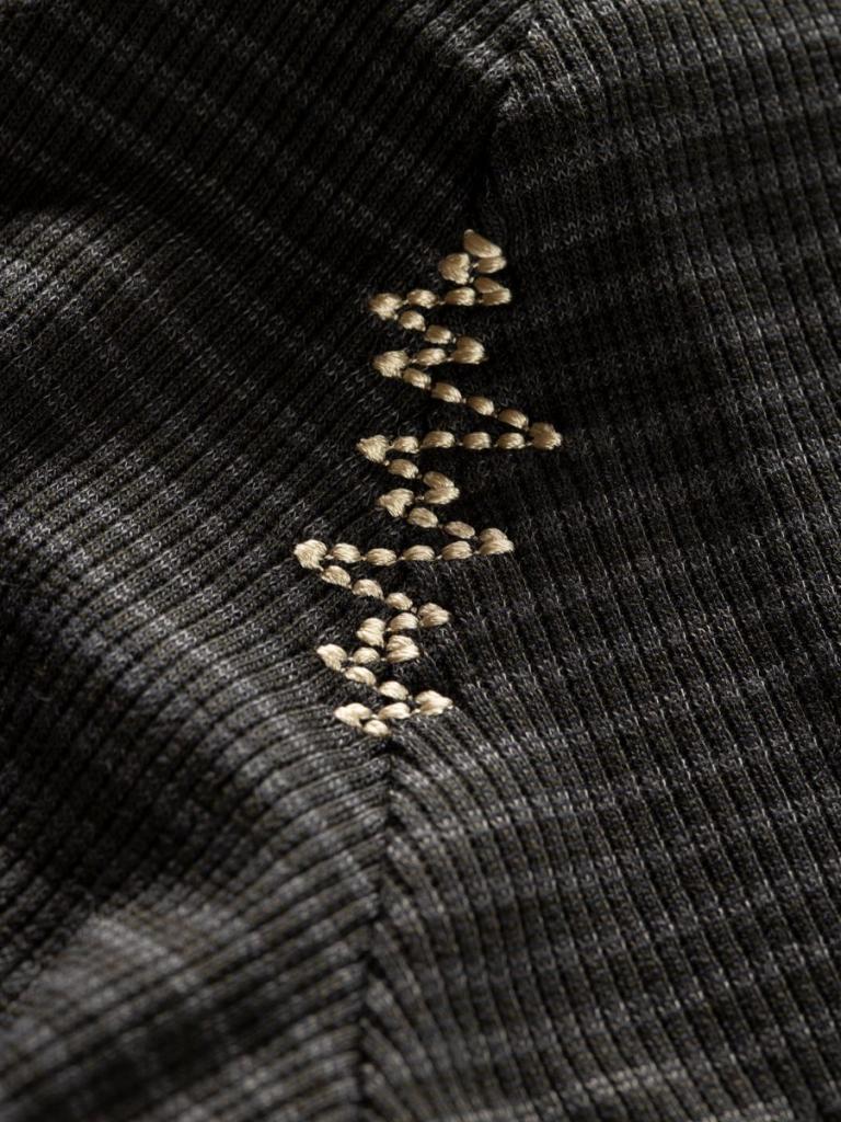 GRÖDEN MOUNTAIN FLOWER-TITAN-36 dámské tričko s dlouhým rukávem titanové